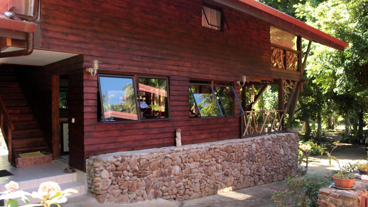 Hotel Haere Mai I Te Fare à Teavaro Extérieur photo